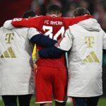 Ismael Saibari muss gestützt auf Betreuer vom Platz.