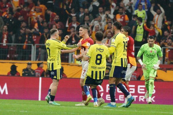 Nach der Derby-Pleite von Fenerbahce Istanbul gegen Galatasaray Istanbul ist Fener-Trainer Ismail Kartal zurückgetreten.