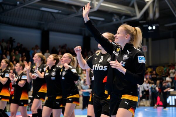 Auf die deutschen Handballerinnen warten zwei EM-Härtetests. (Archivbild)