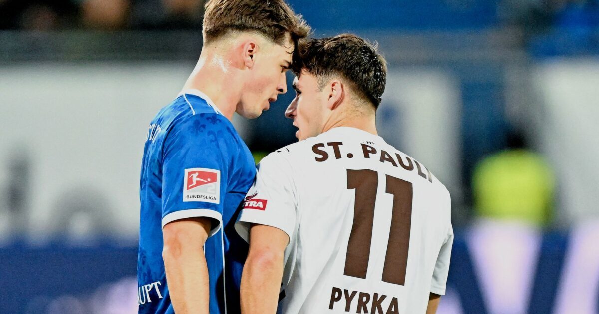 Auf Augenhöhe? Noah Weißhaupt (l.) und Arkadiusz Pyrka geraten einander.