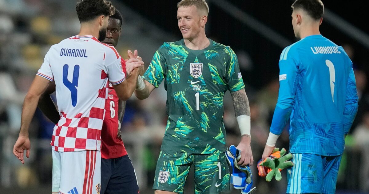Jordan Pickford (M) muss sich vor Gericht verantworten.