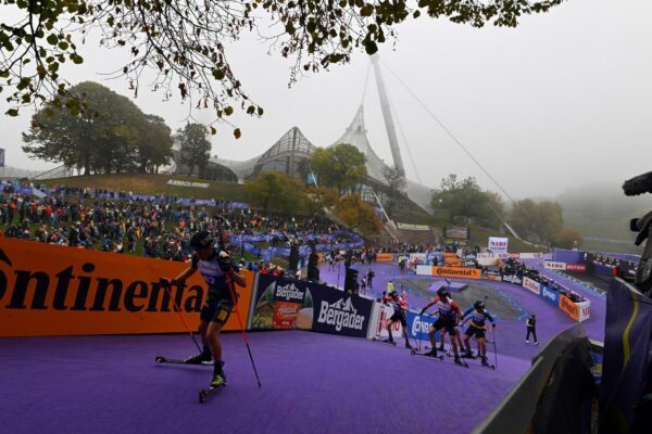 Viele Zuschauer verfolgen den Wettkampf im Olympiapark.