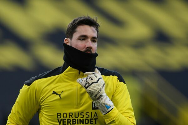 Roman Bürki musste nach einem Zusammenprall ins Krankenhaus. (Archivfoto)