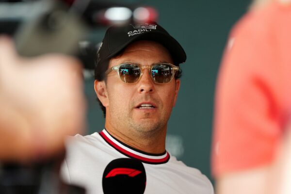 Sergio Pérez bleibt in der Formel 1 bei Cadillac. (Archivbild)