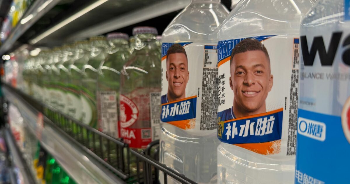 Mbappé hatte unter anderem eine Werbepartnerschaft mit einem Sportgetränkehersteller.